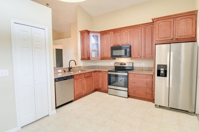 Building Photo - 520 Fahey Ct