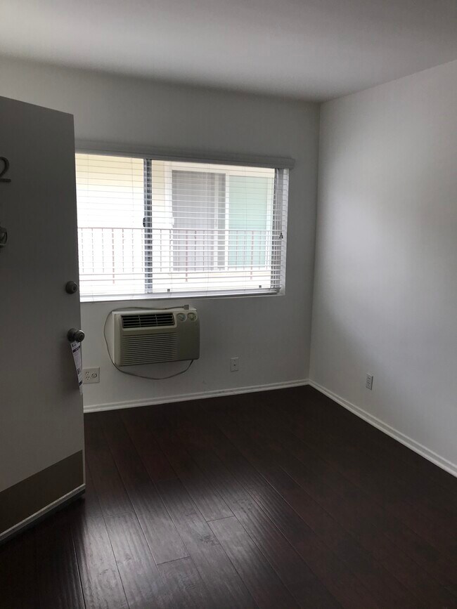 Building Photo - 1342 S Centinela Ave