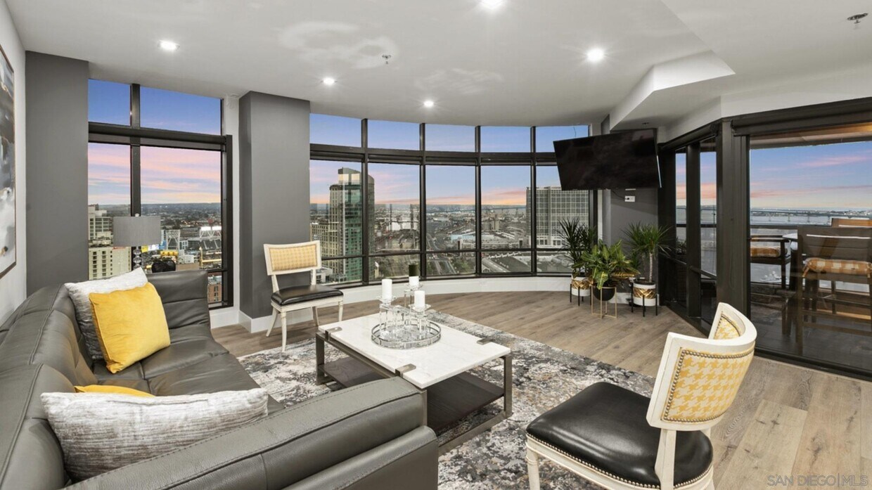 Foto principal - 200 W Harbor Dr