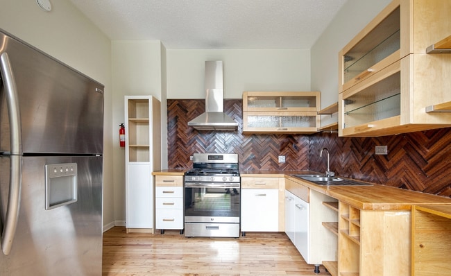 Photo - 4106 S Lake Park Ave Apartment