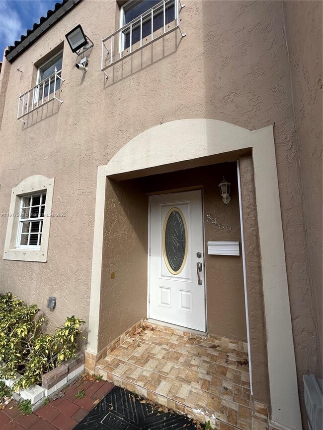 Foto del edificio - 5469 NW 170th Terrace