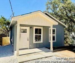 Building Photo - 709 Burr Oak Ln