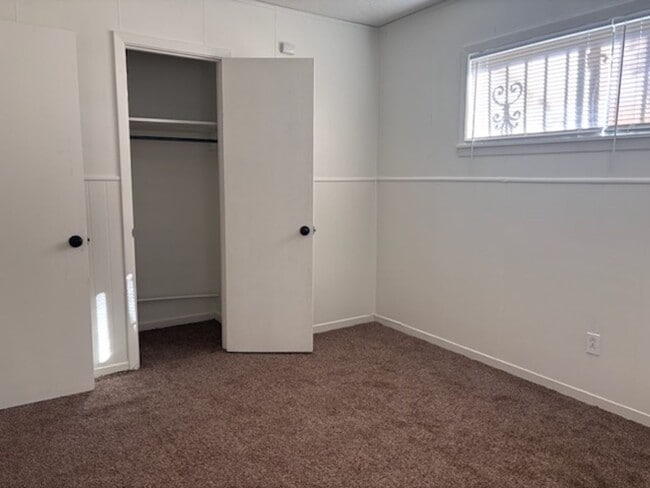 Building Photo - 3715 Skyline Dr