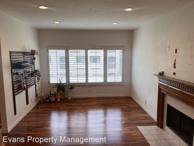 Building Photo - 2 br, 2 bath House - Stunning and Spacious...