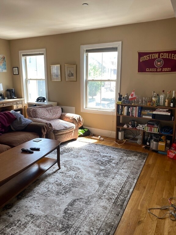 Foto del edificio - 352 W 3rd St