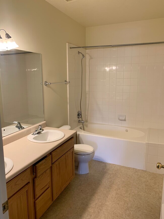 Foto del edificio - 934 Courtyard Ln