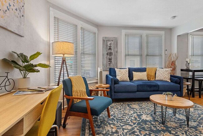 Foto del edificio - 2490 Main St