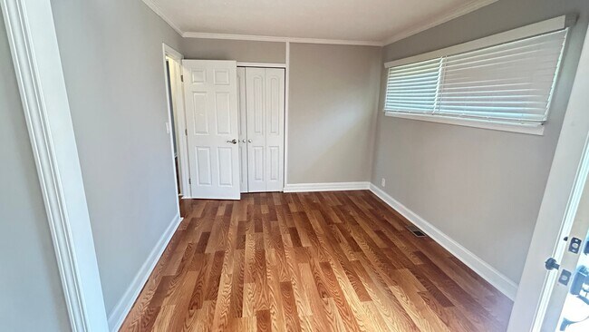 Foto del edificio - 2110 Keeneland Blvd