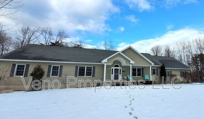 Foto del edificio - 2057 Rowley Rd