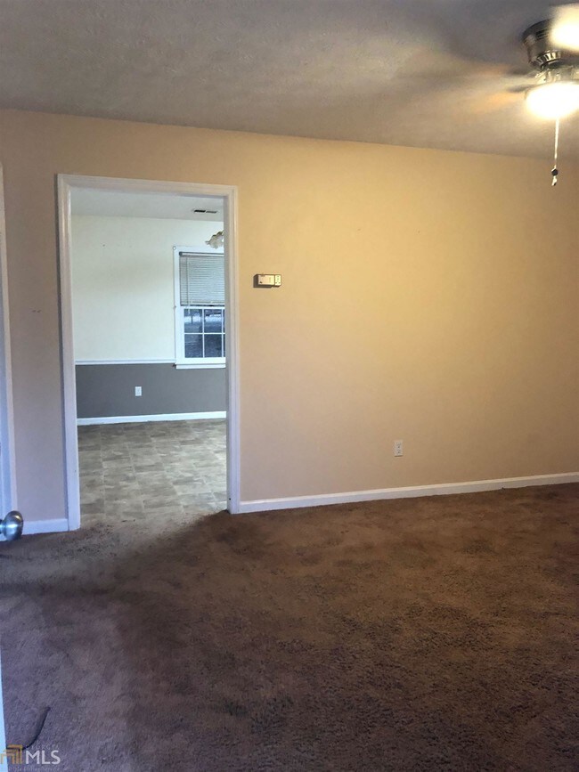 Foto del edificio - 223 Griffin Park Rd