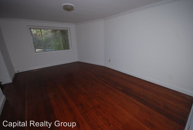 Building Photo - 144 Dartmouth Rd