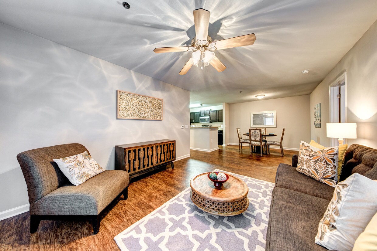 Marquis on Cary Parkway Apartments Morrisville, NC