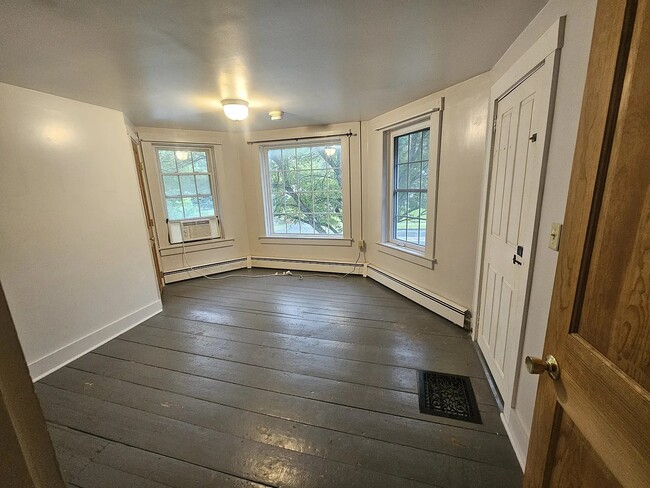 Living room -1st level - 6169 Memorial Dr