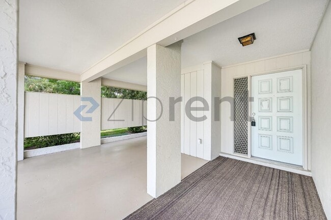 Building Photo - 1624 Whitehead Dr