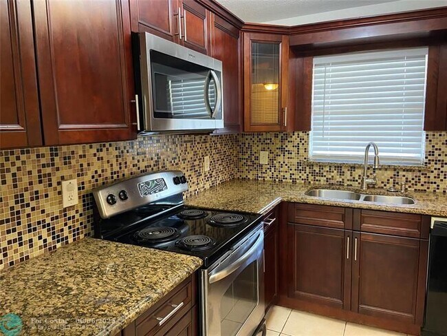 Foto del edificio - 5080 SW 64th Ave
