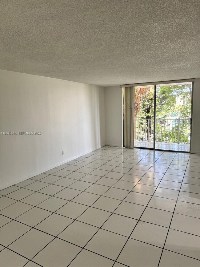 Foto del edificio - 8511 NW 8th St