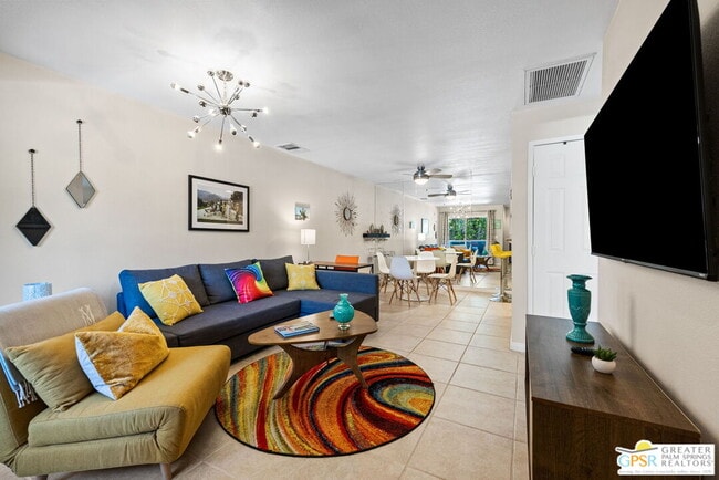 Foto del edificio - 575 N Villa Ct