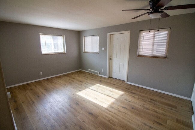 Building Photo - 3639 Blaine Ave