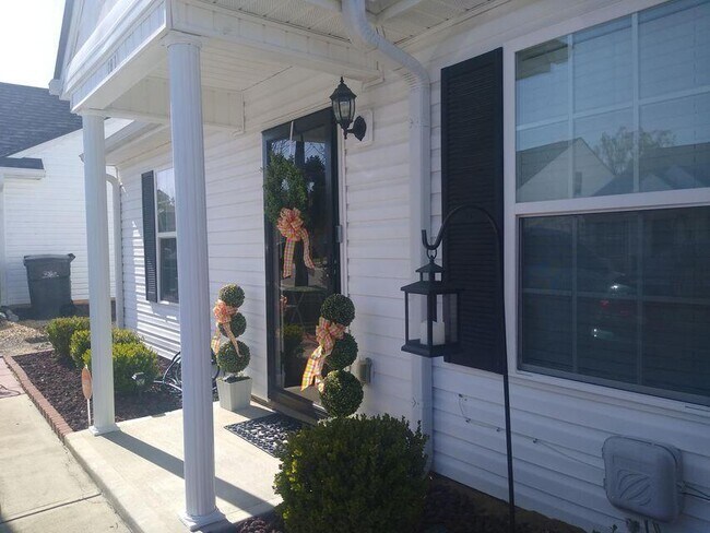 Foto del edificio - 1811 Lauren Ln