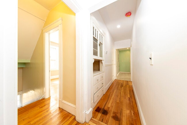 Building Photo - 20 Priesing St