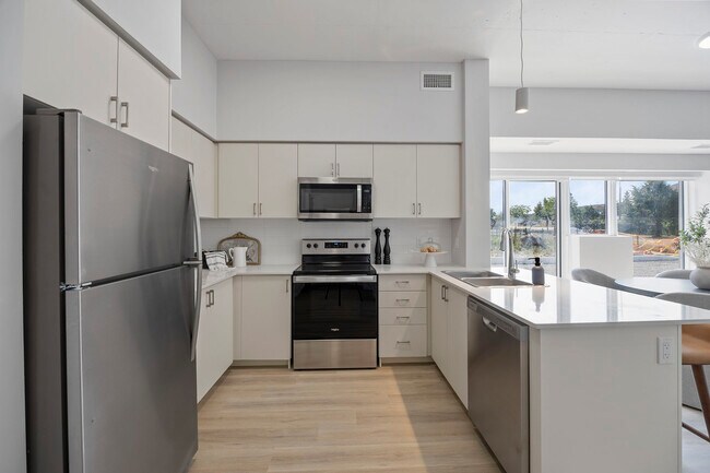 Photo du bâtiment - The Deanwood Rental Apartments