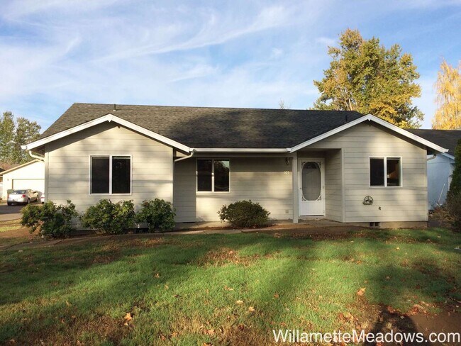 Building Photo - Amazing 3 Bedrooms, 2 Bathrooms, in North ...