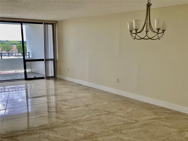 Foto del edificio - 13951 Kendale Lakes Cir