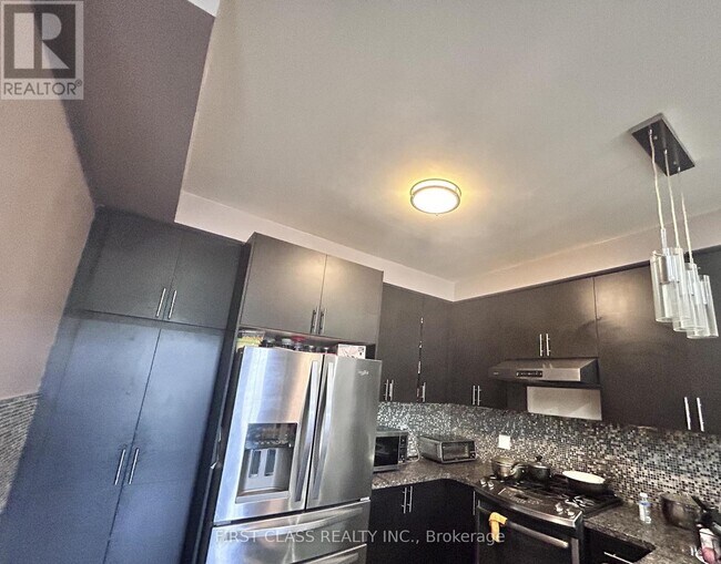 Photo du bâtiment - 5355 Tenth Line W