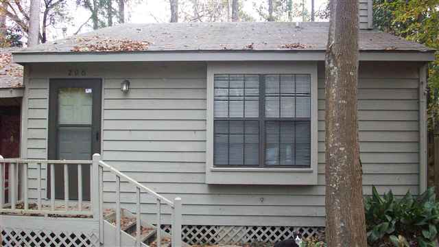 Primary Photo - 206 Parkbrook Cir