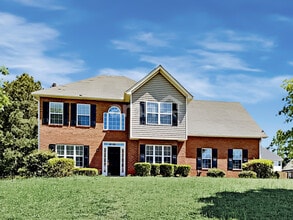 Building Photo - 400 Camella Cir