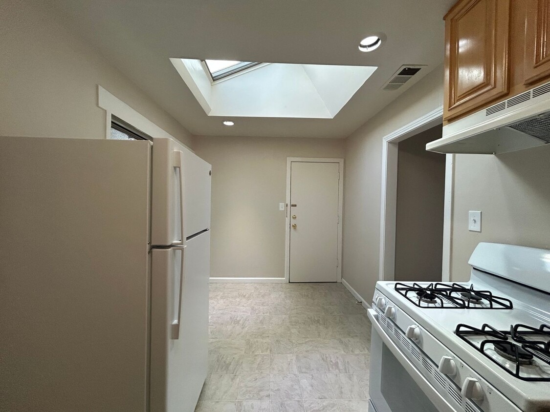 Holiday Price Drop ~ Call for Lease Signing Bonus! Charming Single Story 2-Bedroom Home in Manga... - Holiday Price Drop ~ Call for Lease Signing Bonus!  Charming Single Story 2-Bedroom Home in Manga...