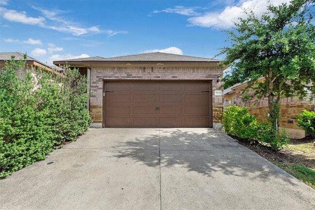 Building Photo - 533 Jack Rabbit Ln