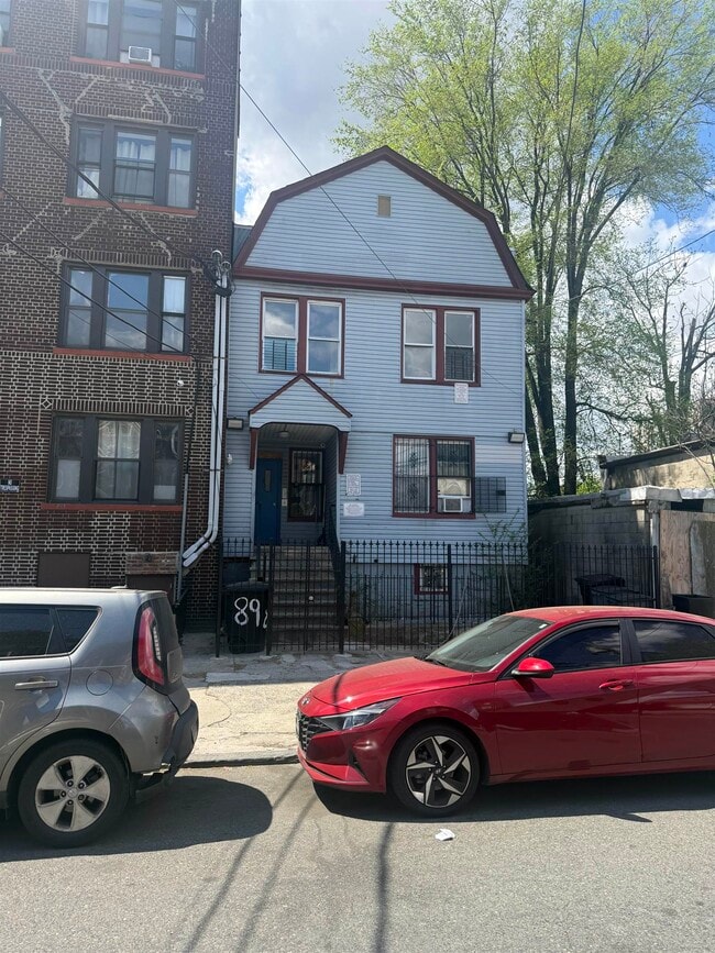 Building Photo - 89 Bostwick Ave