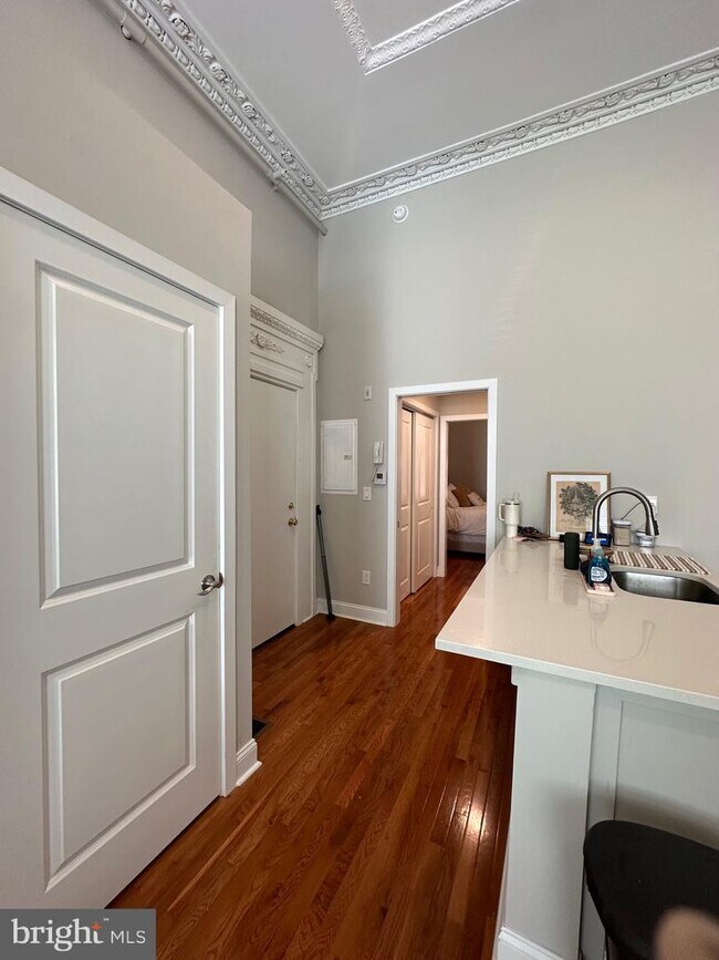 Foto del edificio - 1015 Clinton St