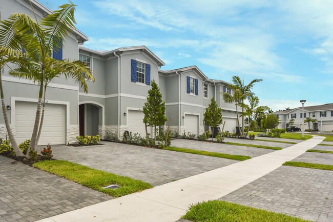 Foto del edificio - 4330 Pond Lily Ln
