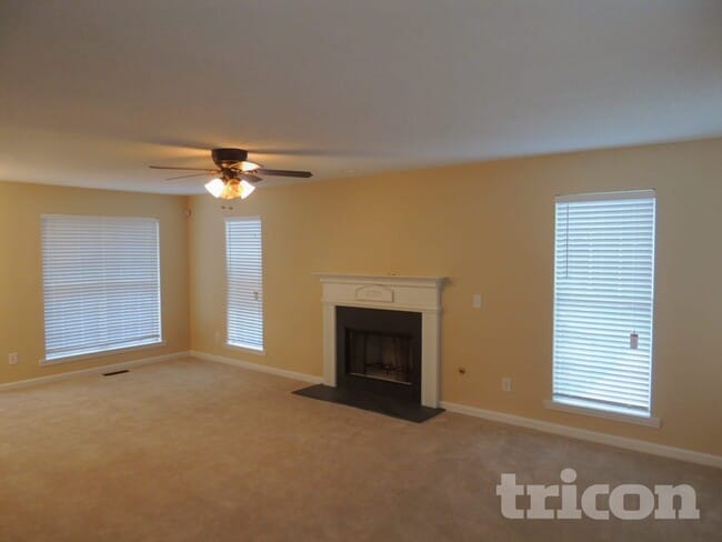 Foto del edificio - 214 Amber Trce