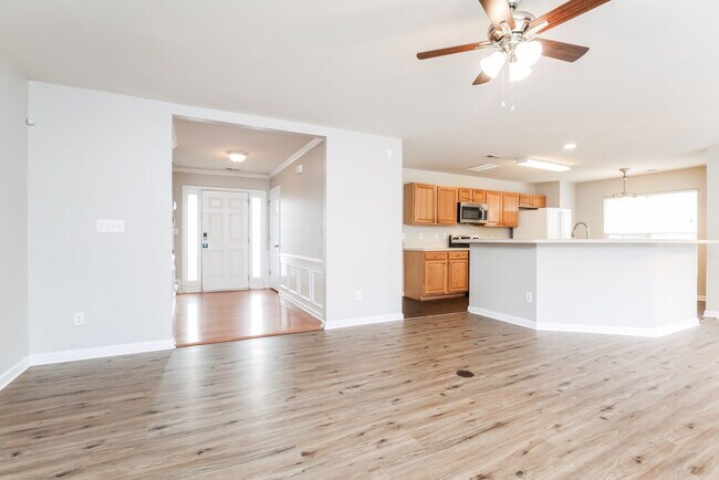 Foto del edificio - 2043 Swimming Hole Cir