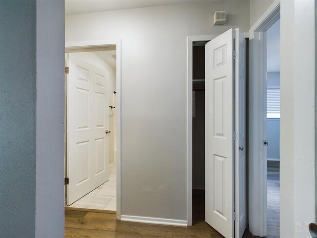 Foto del edificio - 12102 Grey Rock Ln