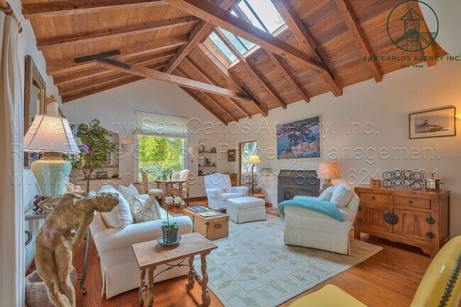 Foto del edificio - Adorable Furnished Three Bedroom Hatton Fields Home - Flexible Lease Term