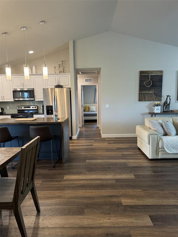 Foto del edificio - 23 NW 8th Pl