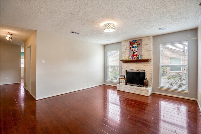 Building Photo - 11817 Southlake Dr