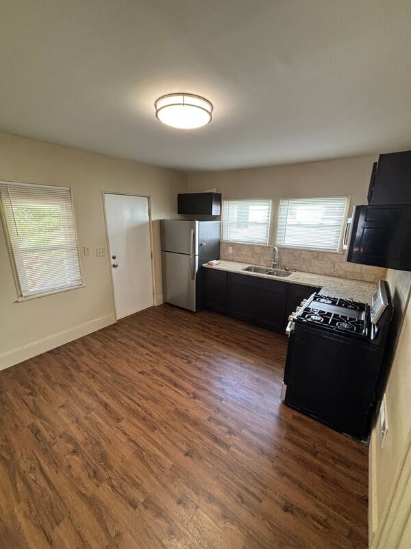 Building Photo - 2110 Lexa Dr