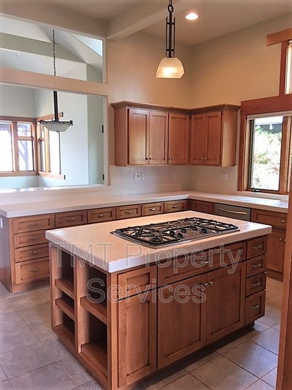 Building Photo - 760 Avocet Way