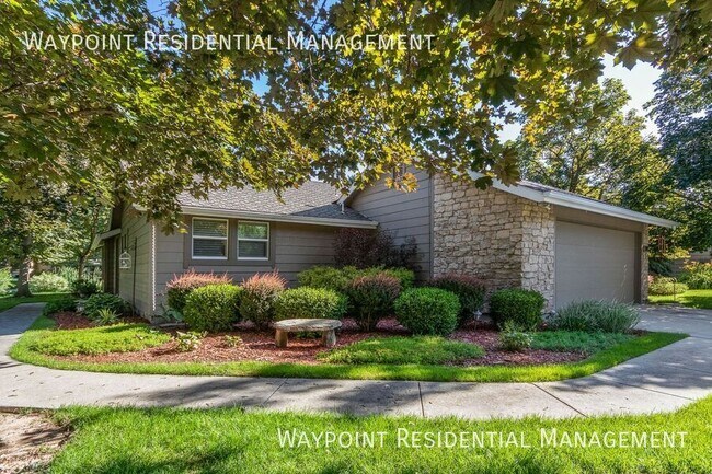 Foto del edificio - 3108 Woodbrook Pl