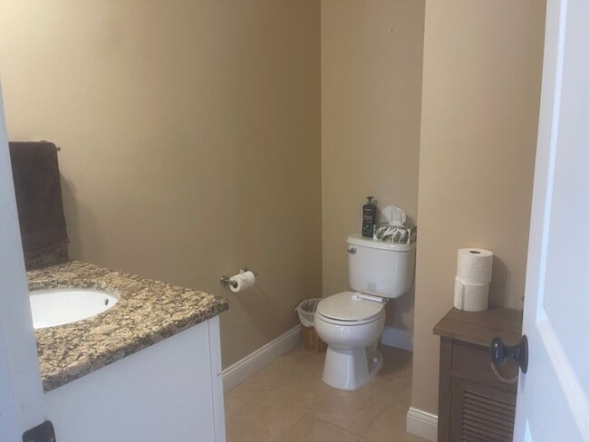 Building Photo - 23 Skyview Dr