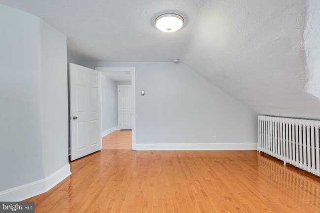 Building Photo - 158 Montgomery Ave