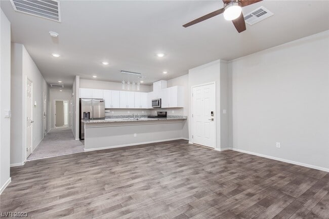 Building Photo - 7550 Garnet Moon St
