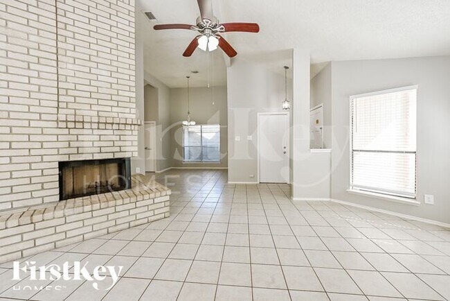Building Photo - 3009 Walnut Springs Dr