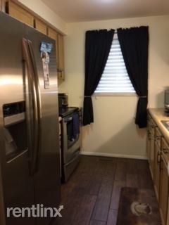 Foto del edificio - 3160 Laurel Ridge Cir