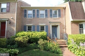 Building Photo - 436 N Park Dr